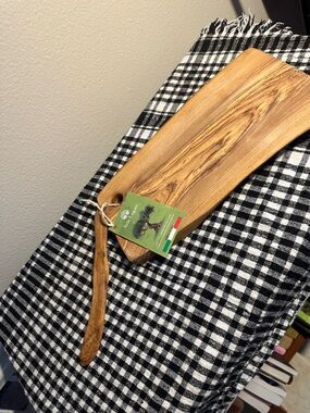 Olive Wood Serving Board with Handle and wooden knife Natural Brown NWT